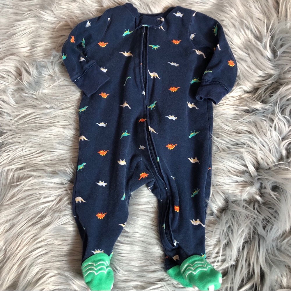 6/$15 🔹3 Month Dino onesie